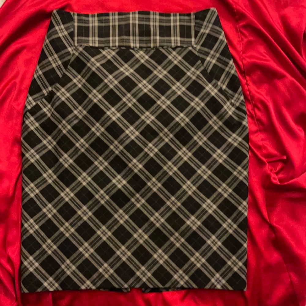 Sexy plaid skirt!